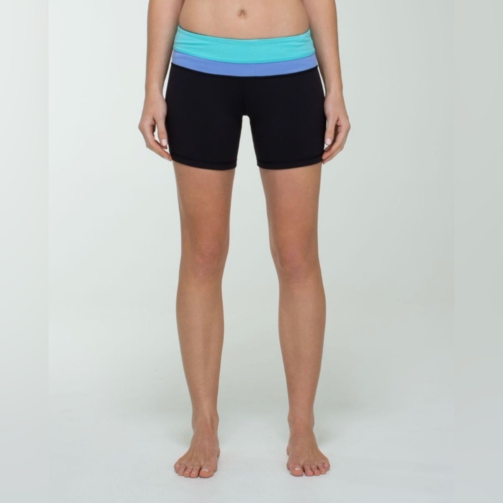 2014 Lululemon Reverse Groove Shorts Sz 6 Black Angel Blue Lullaby Full-On Luon
